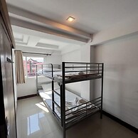Nature Home Hostel & Cafe