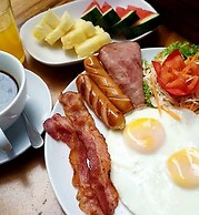 Nature Home Hostel & Cafe