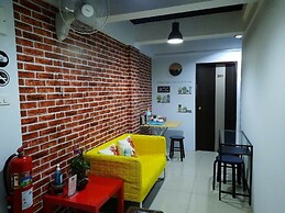 Nature Home Hostel & Cafe
