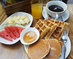 Nature Home Hostel & Cafe