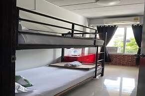 Nature Home Hostel & Cafe