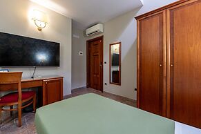 MALIA HOME