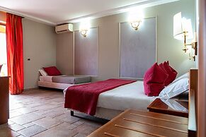 MALIA HOME