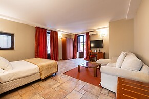MALIA HOME
