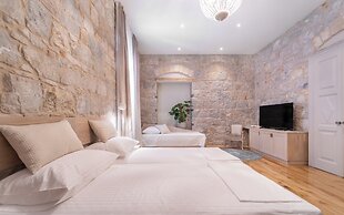 Tifani Luxury Rooms 3