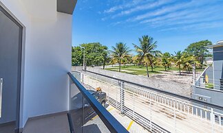 Condominium With Pool 950m From the Beach - PDM