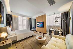 Pilot Hotel