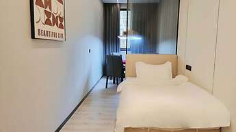 Pilot Hotel