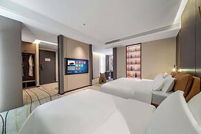 Pilot Hotel