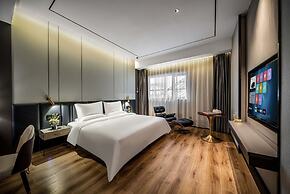 Pilot Hotel