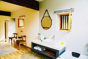 Lishui Manshanju Forest Retreat