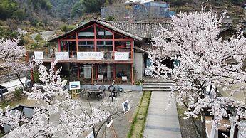 Lishui Manshanju Forest Retreat