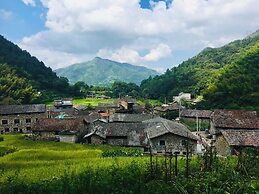 Lishui Manshanju Forest Retreat