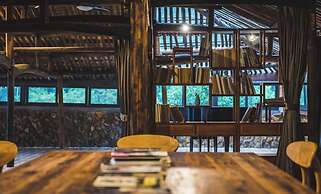 Lishui Manshanju Forest Retreat