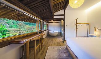 Lishui Manshanju Forest Retreat