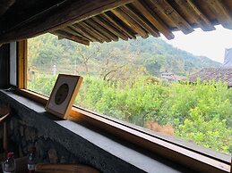 Lishui Manshanju Forest Retreat