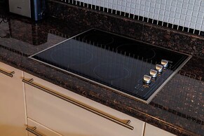 Seaview Condo with Large Pool - BAP1