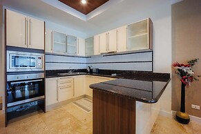 Seaview Condo with Large Pool - BAP1