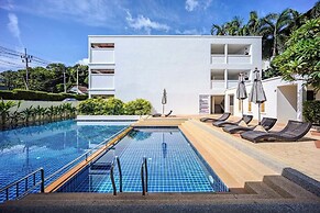 Seaview Condo with Large Pool - BAP1