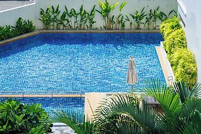 Seaview Condo with Large Pool - BAP1