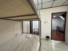 Ochatee Hostel