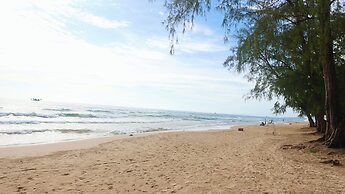 Blue Waves Hotel