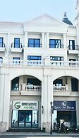 Blue Waves Hotel