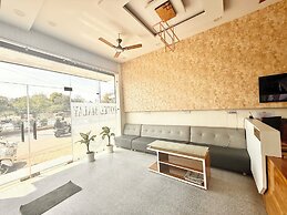 Hotel Malay - near Temple & Rail Station