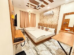 Hotel Malay - near Temple & Rail Station