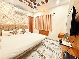 Hotel Malay - near Temple & Rail Station