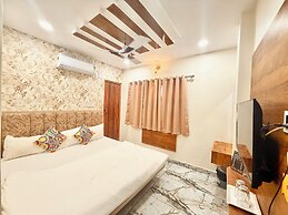 Hotel Malay - near Temple & Rail Station