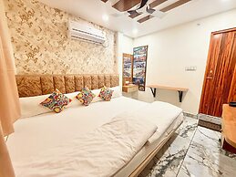 Hotel Malay - near Temple & Rail Station