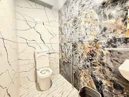 Hotel Malay - near Temple & Rail Station