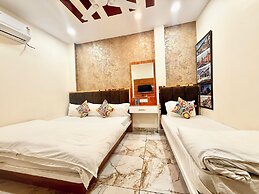 Hotel Malay - near Temple & Rail Station
