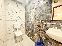 Hotel Malay - near Temple & Rail Station