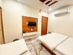 Hotel Malay - near Temple & Rail Station