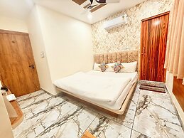 Hotel Malay - near Temple & Rail Station