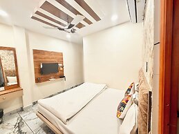 Hotel Malay - near Temple & Rail Station