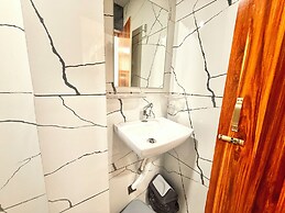 Hotel Malay - near Temple & Rail Station