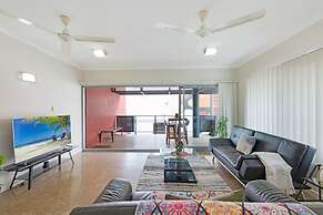 Zen City-venture Balcony Dining - Cozy - CBD