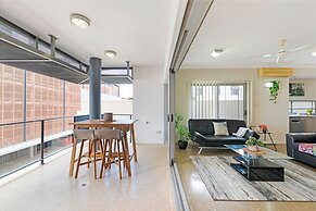 Zen City-venture Balcony Dining - Cozy - CBD