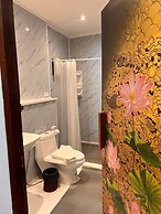 No8 Double Suite, Rainbow Arokaya Welnes