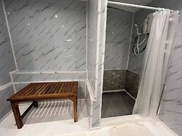 No8 Double Suite, Rainbow Arokaya Welnes