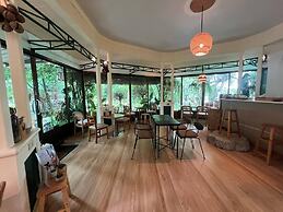 No8 Double Suite, Rainbow Arokaya Welnes