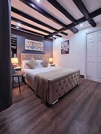 THE COURTYARD LODGE