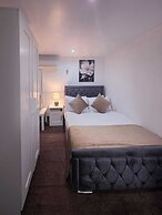 THE COURTYARD LODGE