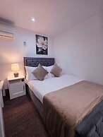 THE COURTYARD LODGE