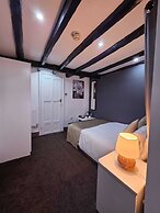 THE COURTYARD LODGE