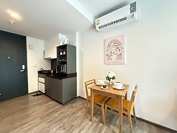 The Deck Patong Phuket by Mickey