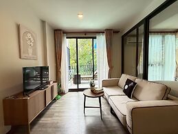 The Deck Patong Phuket by Mickey